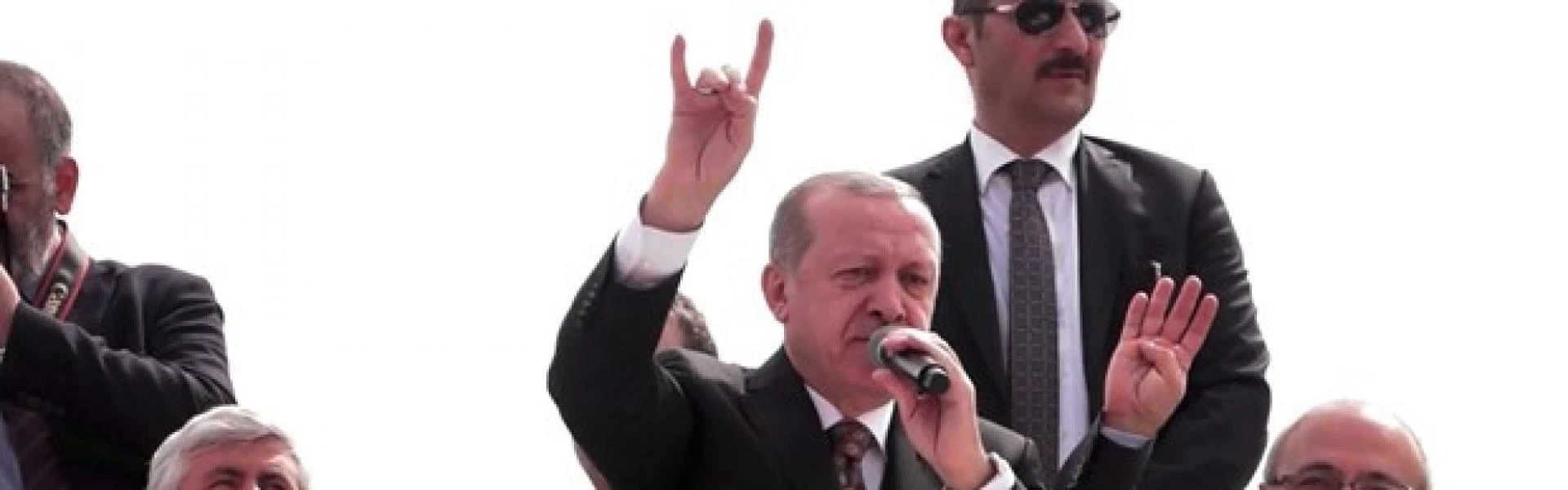 Για επιστράτευση μίλησε ξανά ο Ερντογάν: «Το ΝΑΤΟ τελείωσε, όταν έρθουν φύλλα πορείας θα πάω μαζί σας πρώτος»